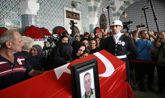Mersin'de şehit polis memuru Sedat Gezer, son yolculuğuna uğurlandı