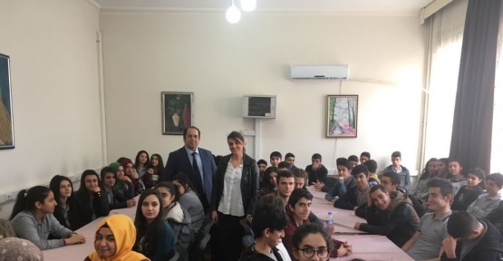 Diyarbakırlı öğrencilere sağlıkta meslek seçimi anlatıldı