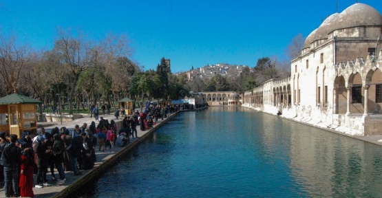 Balıklıgöl’e ziyaretçi akını