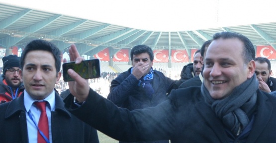 B.B.Erzurumspor Kulübü Başkanı Demirhan: “Dünya yıldızlarını Erzurumspor’a transfer edeceğim”