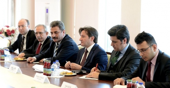 Azerbaycan Eğitim Bakanı Cabbarov, YTB’yi ziyaret etti