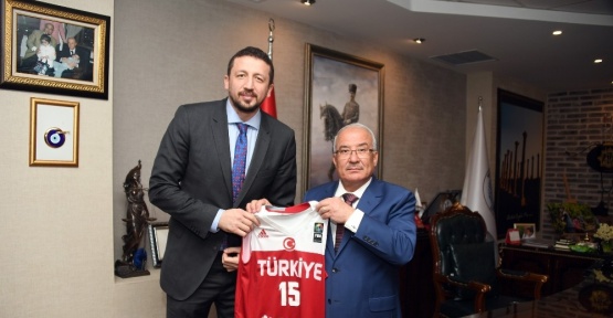 Hidayet Türkoğlu, Başkan Kocamaz’a teşekkür etti