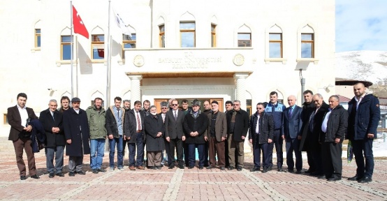 Bayburt Şehit Aileleri Dayanışma Derneği’nden Rektör Coşkun’a ziyaret