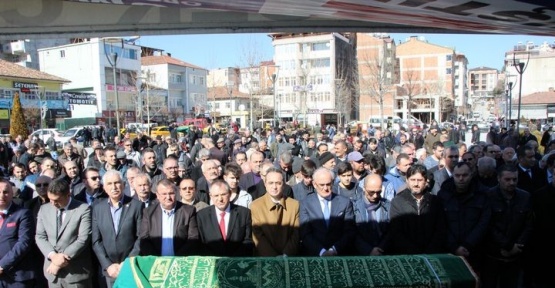 CHP’li Tezcan’ın amcası toprağa verildi