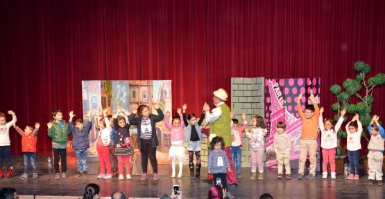 ‘Hoca Nasreddin’ adlı çocuk gösterisinde izleyici rekoru kırıldı