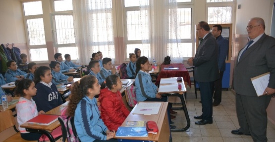 Süleyman Demirel Ortaokulu öğrencilerinden örnek davranış