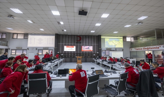 Türk Kızılay Genel Başkanı Kınık, tüm ilk yardım malzemelerini deprem bölgesine sevk ettiklerini bildirdi: