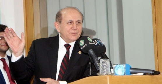 Eski Anayasa Komisyonu Başkanı Kuzu, üniversitelilere yeni anayasayı anlattı