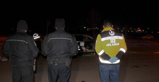 Tüfekle otomobili taradılar: 1 ölü 1 yaralı
