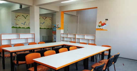 Ulusal Egemenlik Okulu kütüphanesi yenilendi