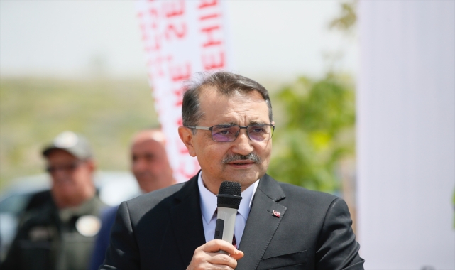 Enerji ve Tabii Kaynaklar Bakanı Dönmez, TEI'de üniversite öğrencileriyle buluştu