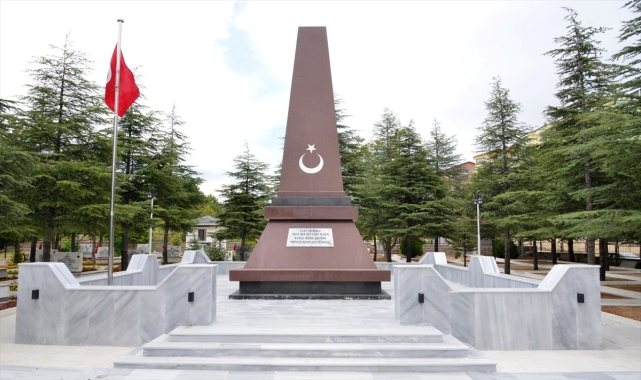 Kırşehir Şehitliği'nde çevre ve peyzaj düzenlemesi yapıldı