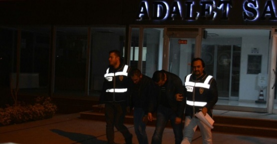 Dolandırıcılar parayı alırken yakalandı