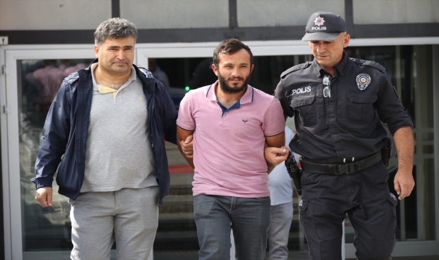 Eskişehir'de 4 öğretmene bıçakla saldırdığı iddia edilen zanlı tutuklandı