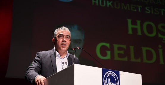 İstanbul da Mehmet Uçum Cumhurbaşkanlığı Sistemini Anlattı