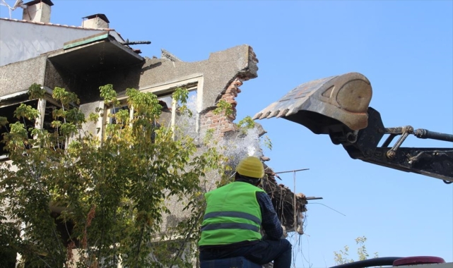 Eskişehir'de kentsel dönüşüm çalışmaları sürüyor