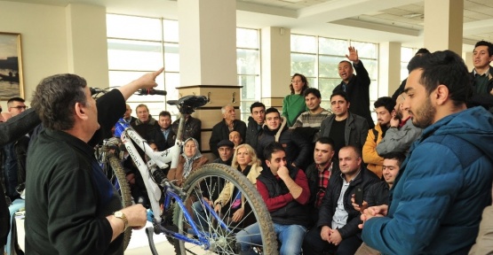 Araçlarda unutulan birbirinden ilginç eşyalar, yeni sahiplerini buldu