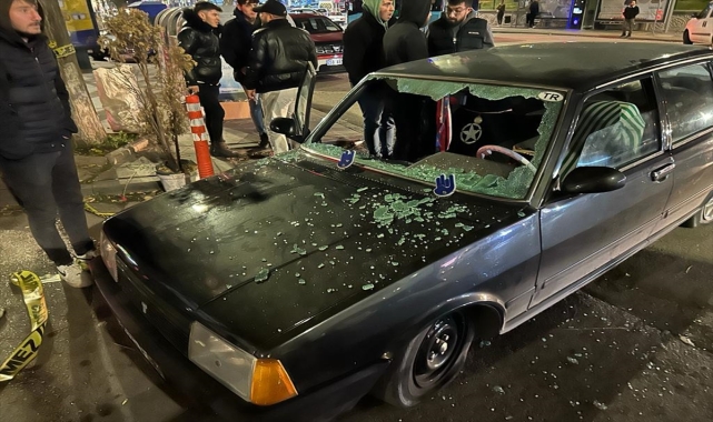 Sivas'ta iki grup arasında çıkan kavgada bir otomobilde hasar oluştu