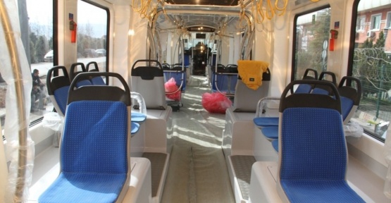 Akçaray’ın ilk tramvay aracı raylara indi