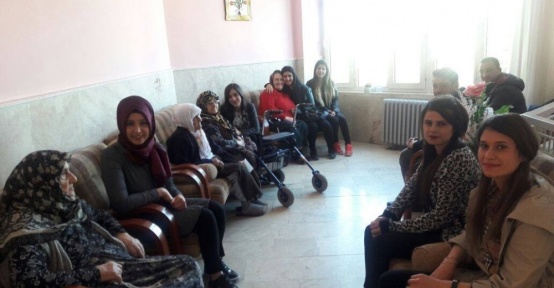 Akşehir KYK’dan, huzurevine ziyaret
