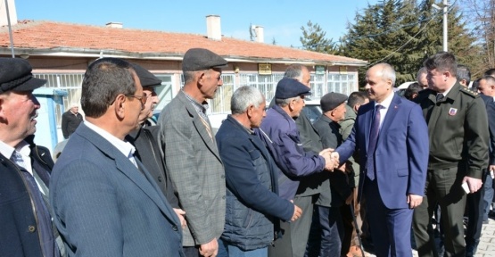 Niğde Valisi Ertan Peynircioğlu, belde ziyaretlerini sürdürüyor