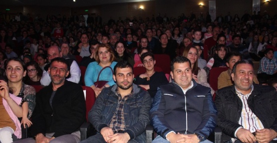 Öğrenci velilerinden Dünya Anadili Günü etkinliği