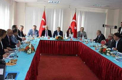 Aydın Valisi Koçak, Kuşadası’nda turizmcilerle buluştu