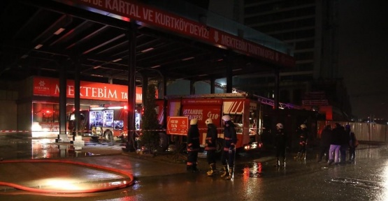 Kartal’da inşaat firmasına ait satış ofisinde çıkan yangın paniğe neden oldu