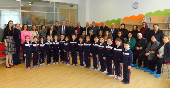 Anasınıfı öğrencileri büyüklerini midafir etti