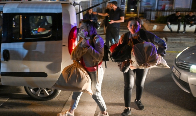 Sayım döküm işlemleri tamamlanan oylar, güvenlik önlemleri altında ilçe seçim kurullarına götürüldü