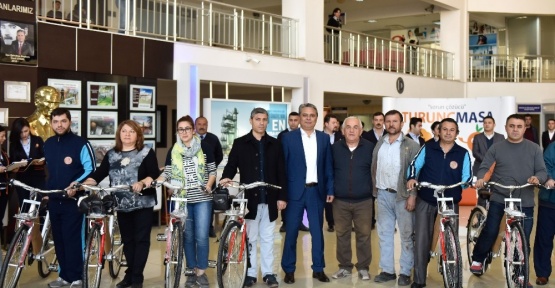 Uysal’dan ’İşe okula bisikletle gidin’ çağrısı