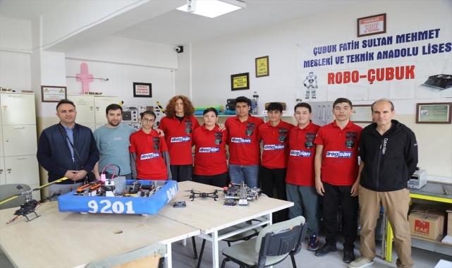 Çubuklu meslek lisesi öğrencileri, ABD'deki robot yarışmasında ödül kazandı