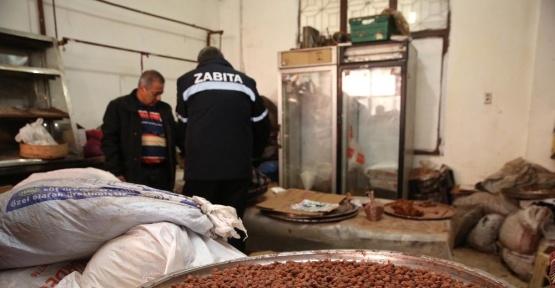 Haşerelerin içindeki 3 ton ürün imha edildi