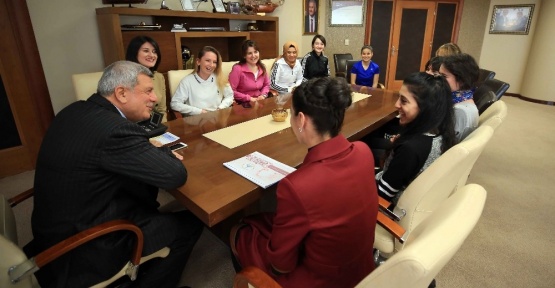 Başkan Karaosmanoğlu, beden eğitimi öğretmeniyle bir araya geldi