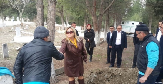 Gölmarmara mezarlıklarında çalışmalar hızlandı