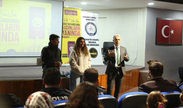 Kırşehir'de polis üniversite öğrencilerine eğitim verildi