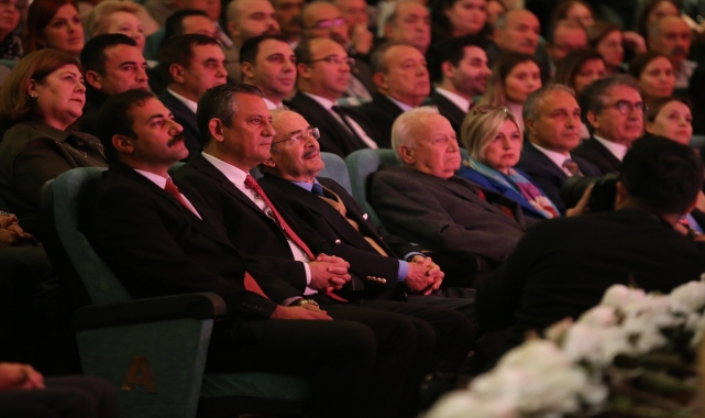 CHP Genel Başkanı Özel, Eskişehir'de