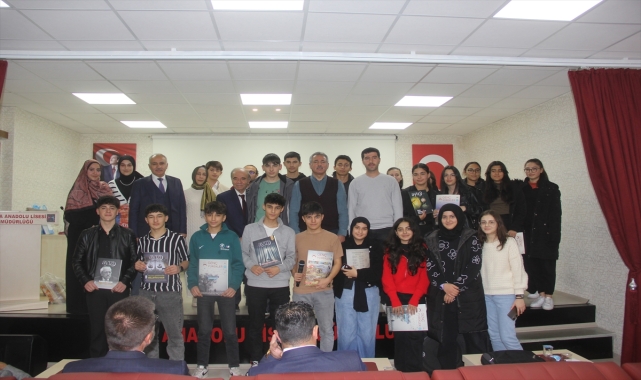 Şair-yazar ve fikir insanı Sezai Karakoç, Zara'da anıldı