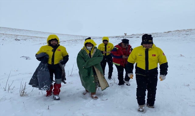 Kayseri'de yaylada mahsur kalan 80 yaşındaki çoban kurtarıldı