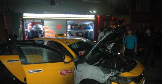 Adana’da park halindeki 3 araç kundaklandı