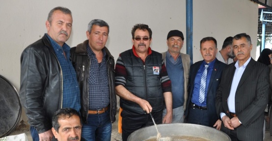 Nazilli’de mahalle sakinleri keşkek hayrında buluştu