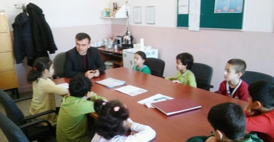 Okul müdürü, okul meclis başkanı ve sınıf temsilcileri ile görüştü