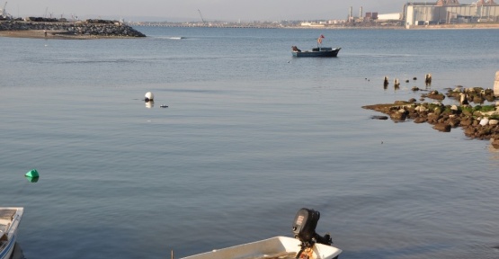 Hatay’ın Payas ilçesinde deniz suyu 5 metre çekildi