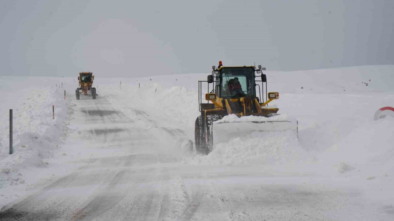 Karla Kapanan Hasköy-mutki Yolu Ulaşıma Açıldı
