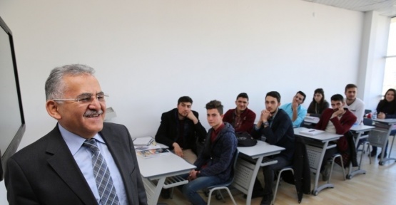 Başkan Büyükkılıç Tınaztepe Sosyal ve Spor Tesislerinde