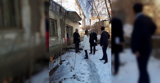 Kaymakam Uçar’dan orta yaşlı kız kardeşlere ziyaret