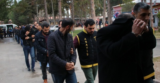 Dolandırıcı sahte savcı ve polisler,