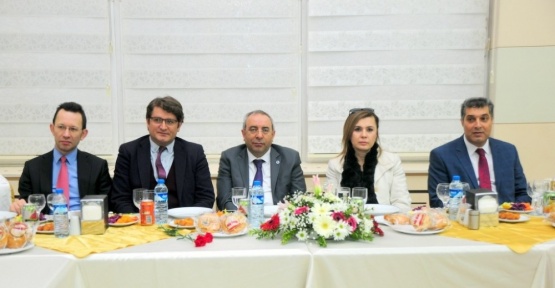 YYÜ Diş Hekimliğinde önlük giydirme töreni