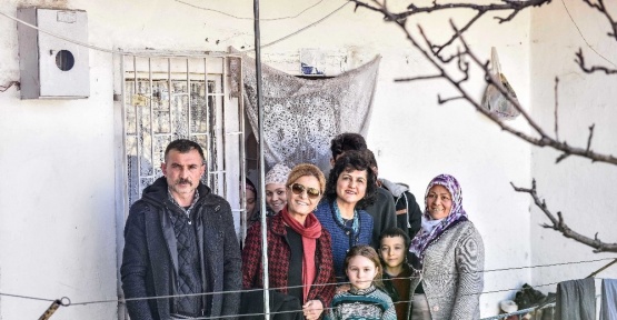 Nevin Gökçek’ten ihtiyaç sahibi aileye ziyaret