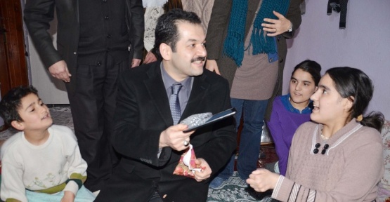 Kaymakam Özkan engelli çocukları sevindirdi